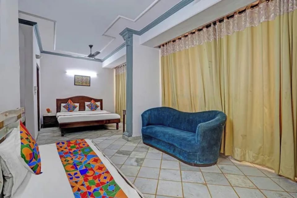 Egyptian cotton sheets, premium bedding, in-room safe, desk