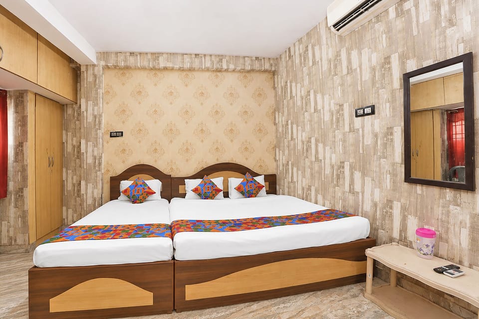 Egyptian cotton sheets, premium bedding, in-room safe, desk