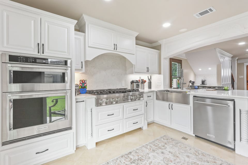 Comfort Room | Private kitchen