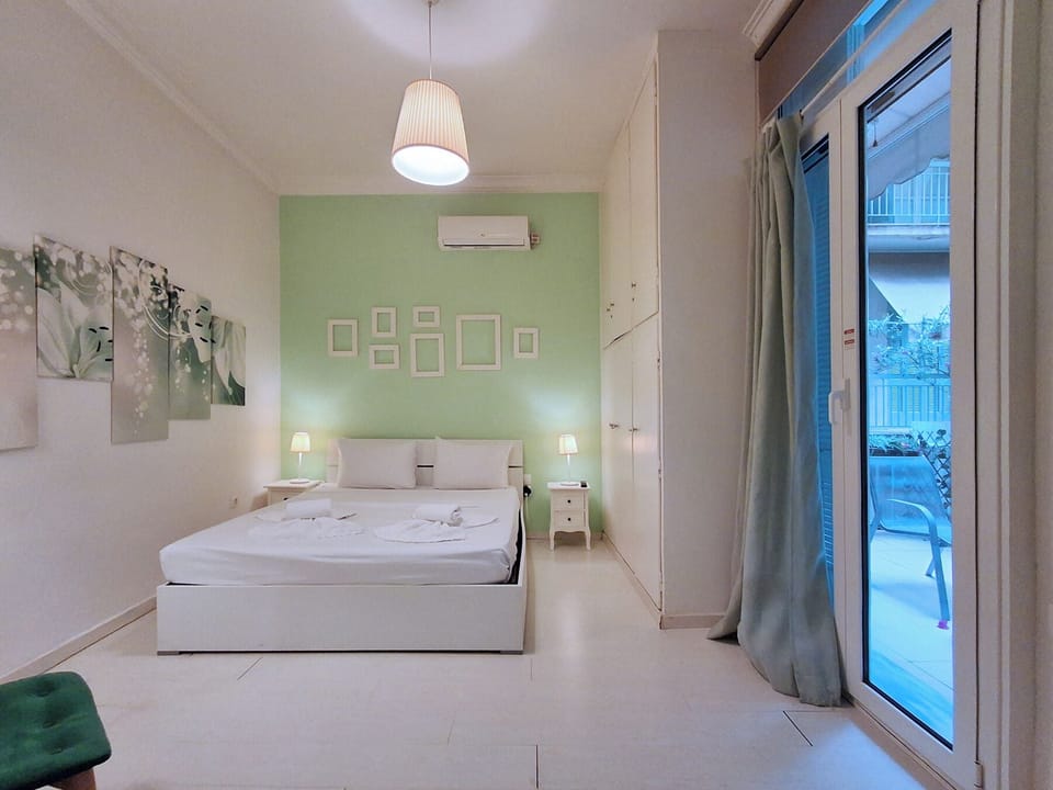 Apartment, Balcony | Iron/ironing board, WiFi (free)