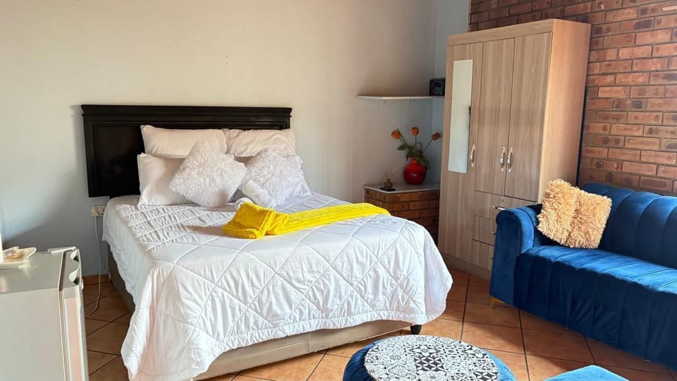 Basic Apartment, Garden View | Iron/ironing board (on request), WiFi (free)