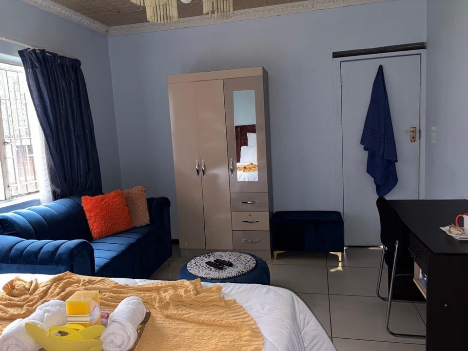 Basic Apartment, Garden View | Iron/ironing board (on request), WiFi (free)