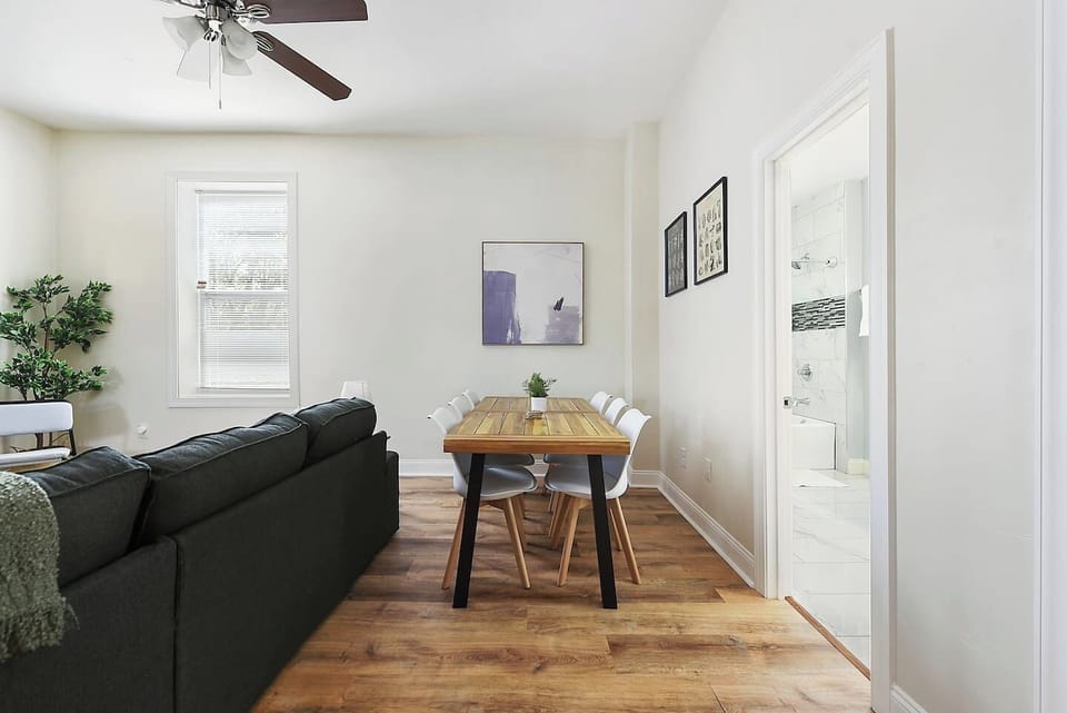Dining Area With Seating for 6+ People - Unit 2