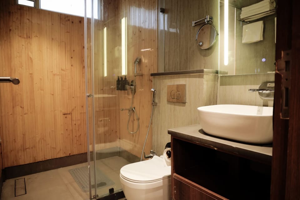 Shower, free toiletries, hair dryer, towels