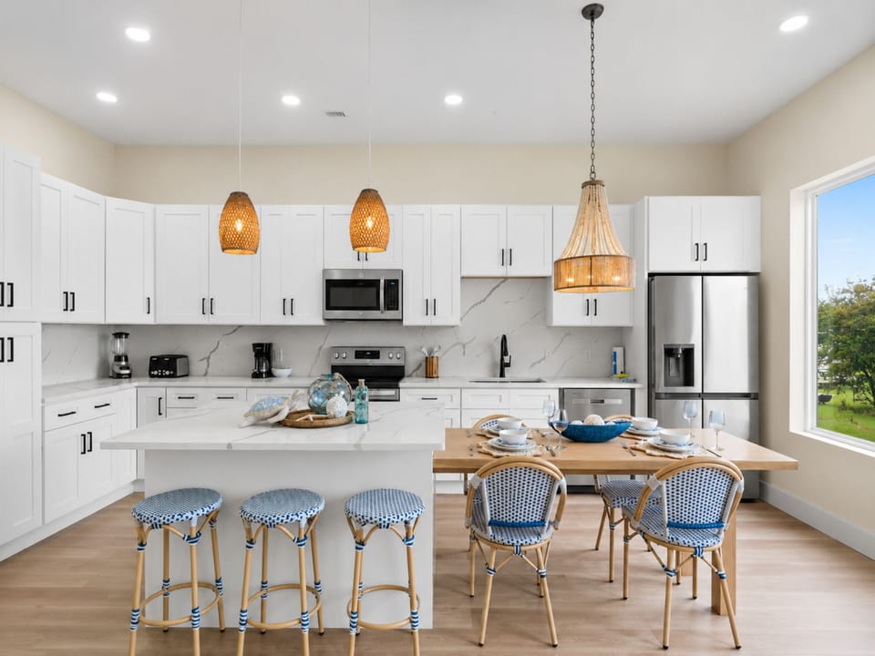 Kitchen - Island Seating - Second Floor