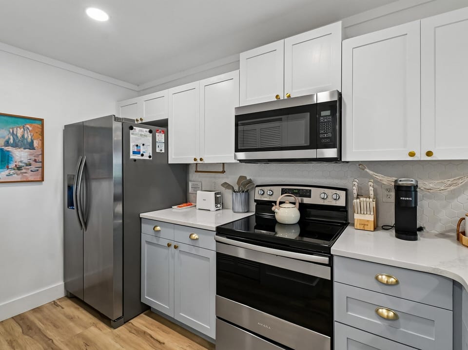 Kitchen - Modern Appliances
