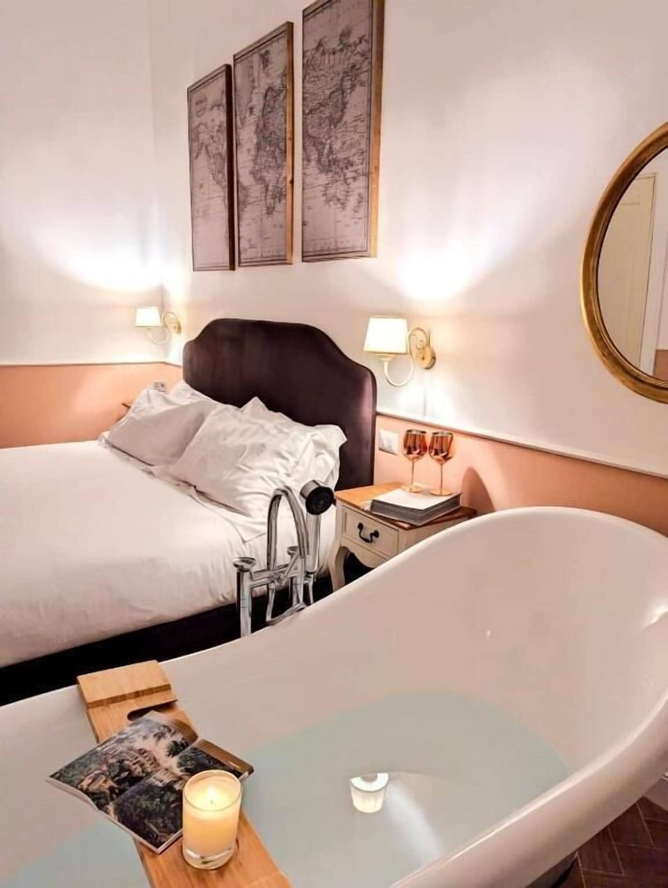 Deluxe Double Room, 1 King Bed, City View | In-room safe, iron/ironing board (on request), WiFi (free)