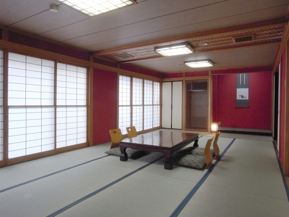 Japanese-Style Deluxe Room with Shared Bathroom | Individually decorated, individually furnished, desk, iron/ironing board