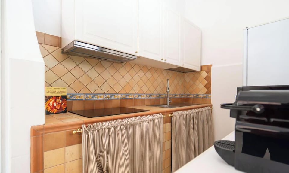 Comfort Villa, Garden View | Private kitchen