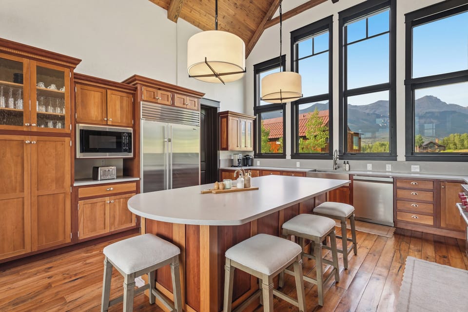 3.1-between-the-peaks-mountain-village-kitchen2