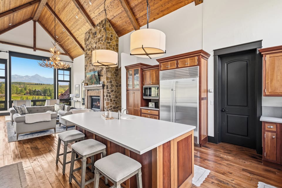 3.2-between-the-peaks-mountain-village-kitchen1
