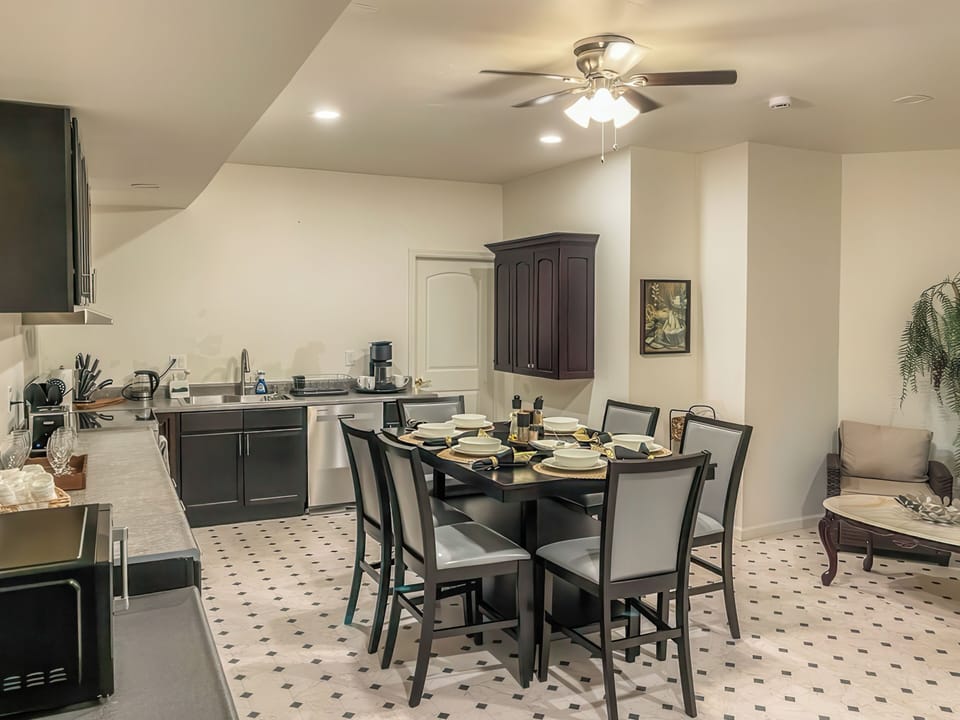 House, 3 Bedrooms, Garden View | Dining