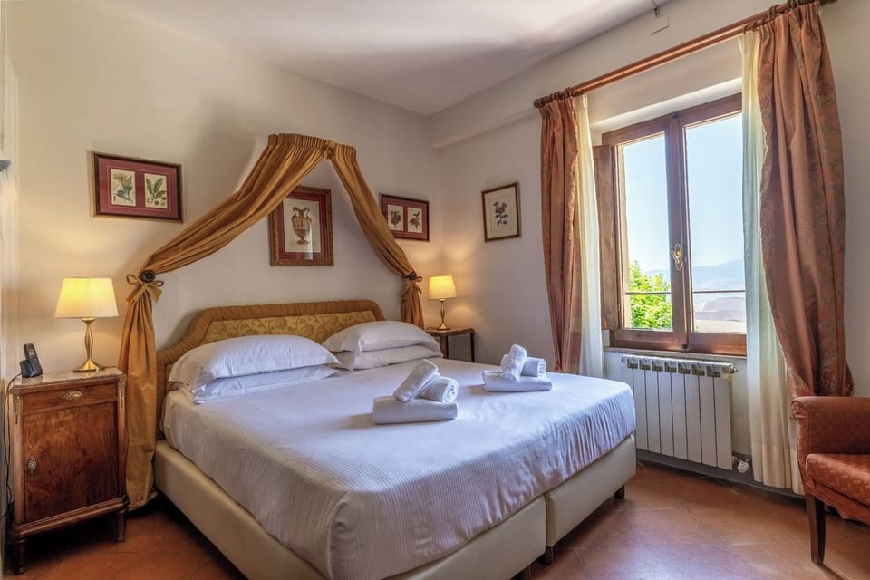 Suite, Hill View | In-room safe, WiFi (free)