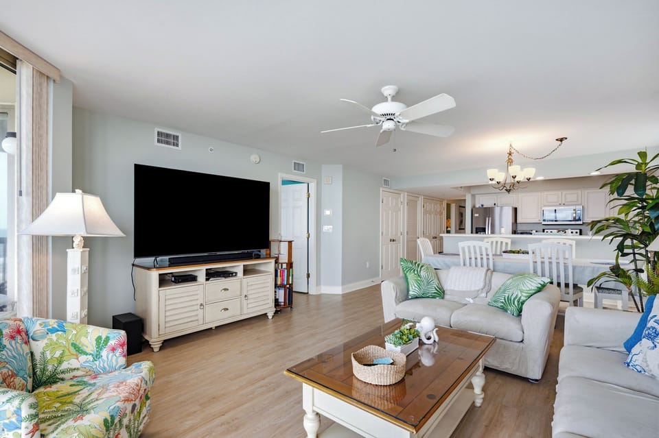 Emerald Cove 4A - Living Area