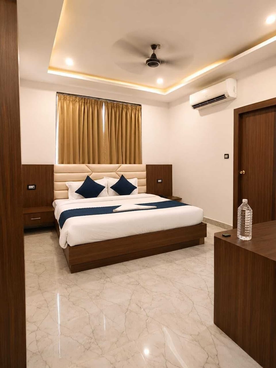 Deluxe Room | In-room safe, desk, laptop workspace, iron/ironing board (on request)