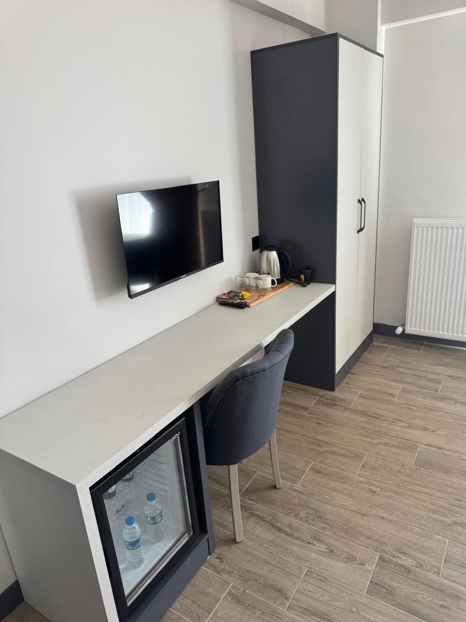 Standard Double Room, Balcony, City View | Interior