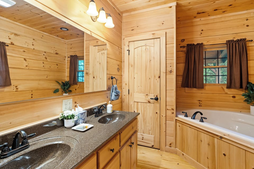 Master suite bathroom with jetted tub