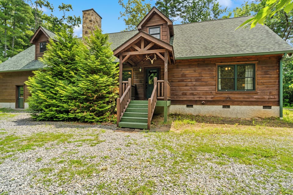 Front entrance to cabin