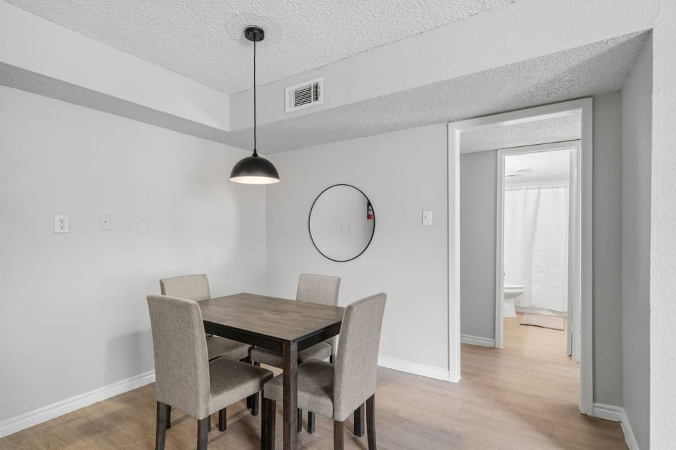 Apartment, Courtyard View | Dining
