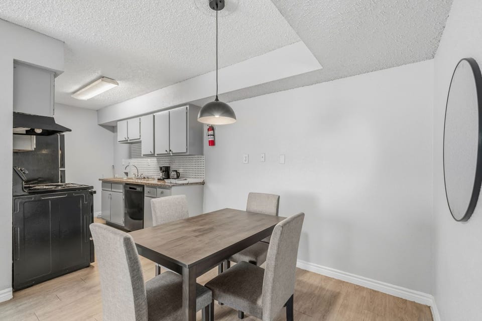 Apartment, Courtyard View | Private kitchen
