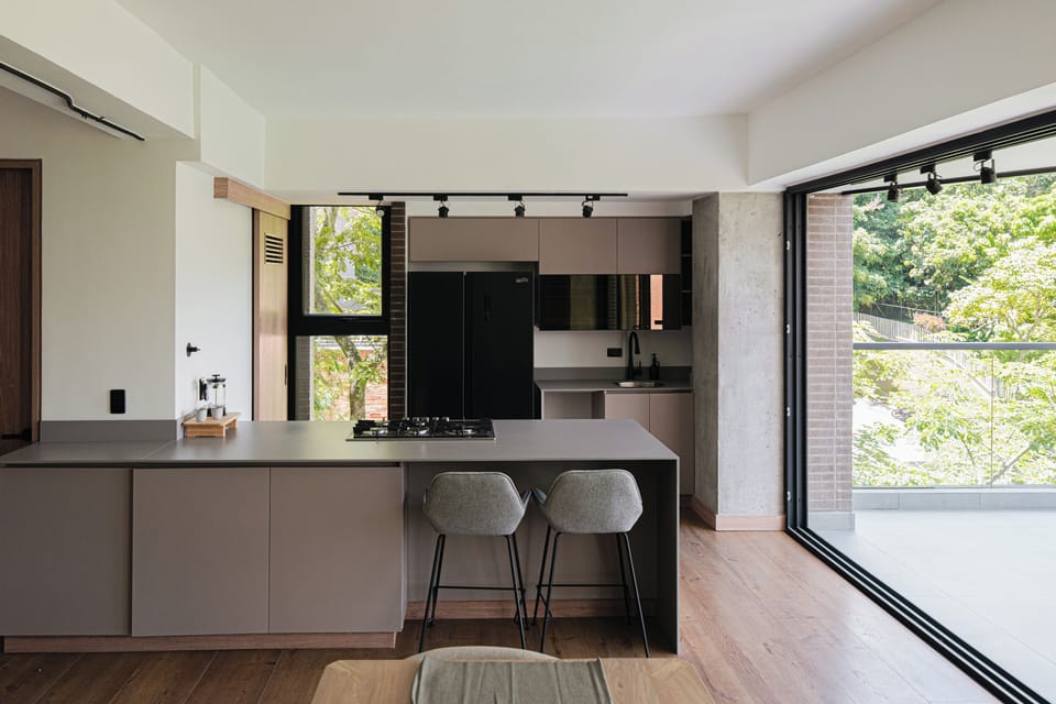 Superior Double Room, Balcony, City View | Private kitchen | Microwave, oven, stovetop