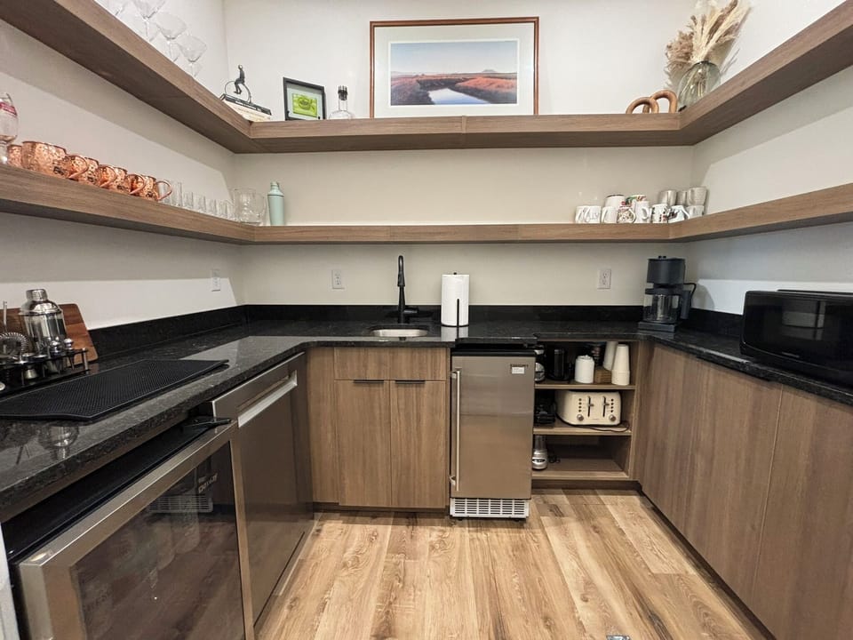 [Pantry] mini fridge, ice maker, 2nd dishwasher