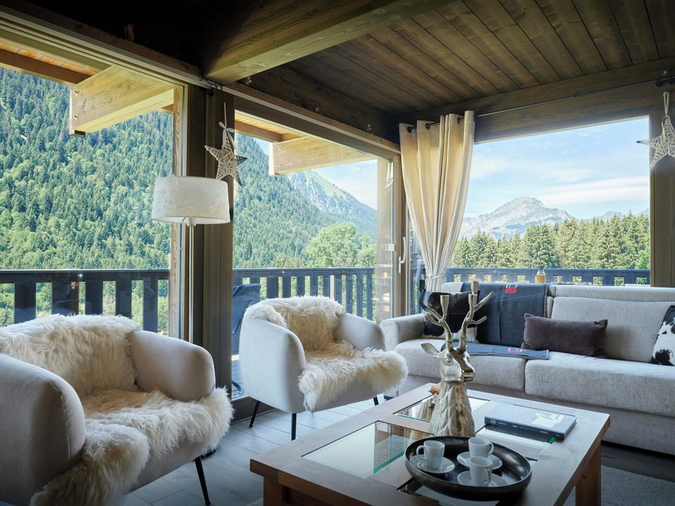 Living room & view