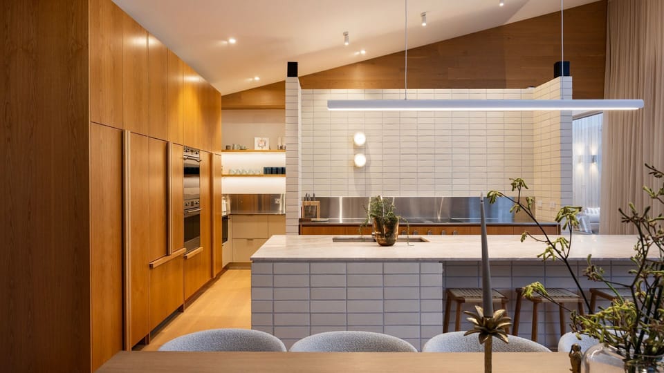 Fully equipped stunning kitchen and Butlers Pantry