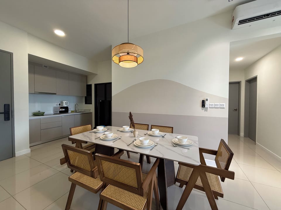 Apartment, 3 Bedrooms, Non Smoking | Dining
