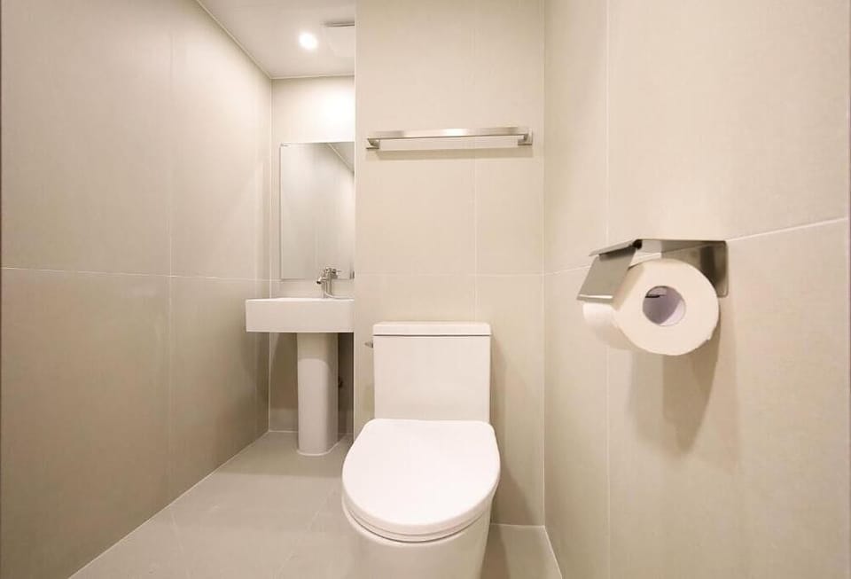 Double Room | Bathroom | Shower, hair dryer, towels, soap