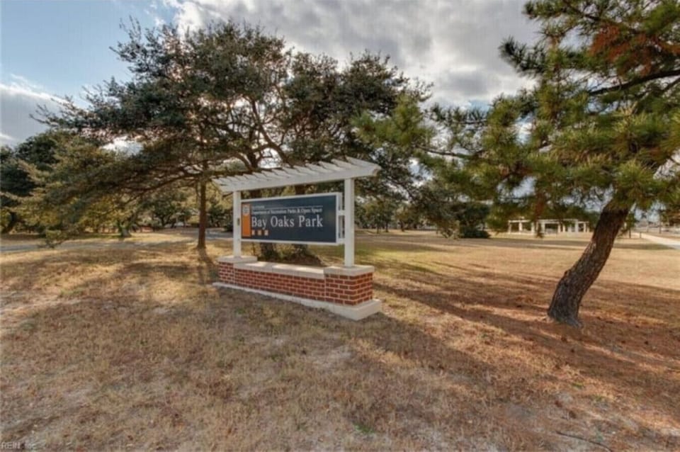 A beautiful park perfect for a picnic or a leisurely stroll