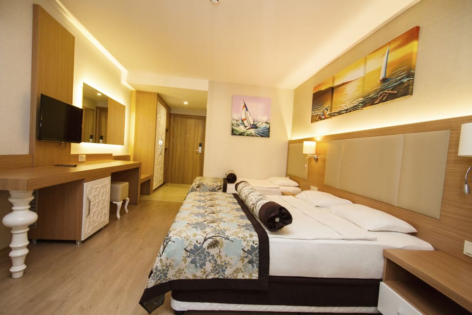 Standard Double or Twin Room | Premium bedding, minibar, free WiFi