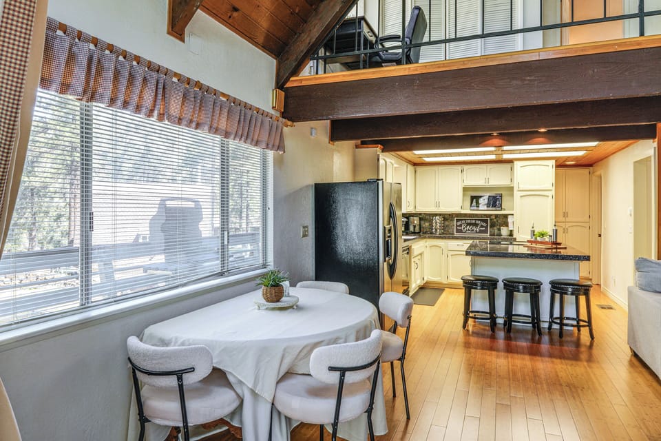 Dining Area | Central Heating | Free WiFi