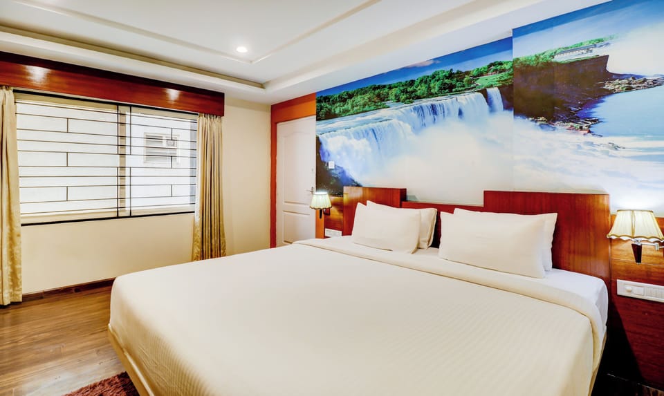 Basic Room, Balcony, Garden View | Iron/ironing board, WiFi (free)