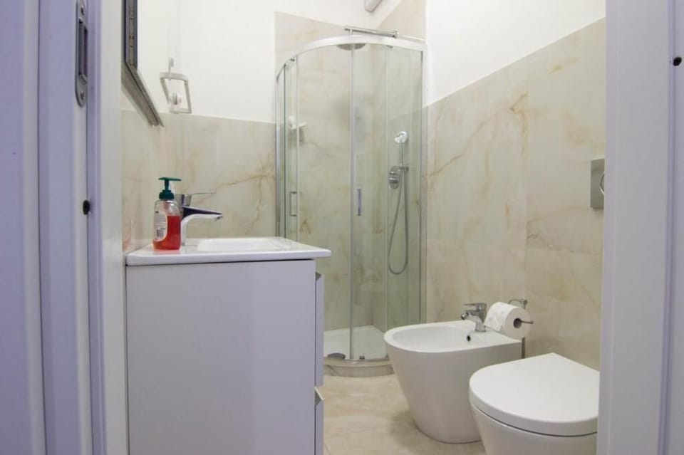 Basic Double Room, City View | Bathroom