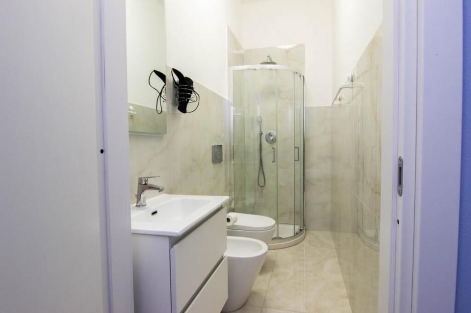 Family Room, City View | Bathroom