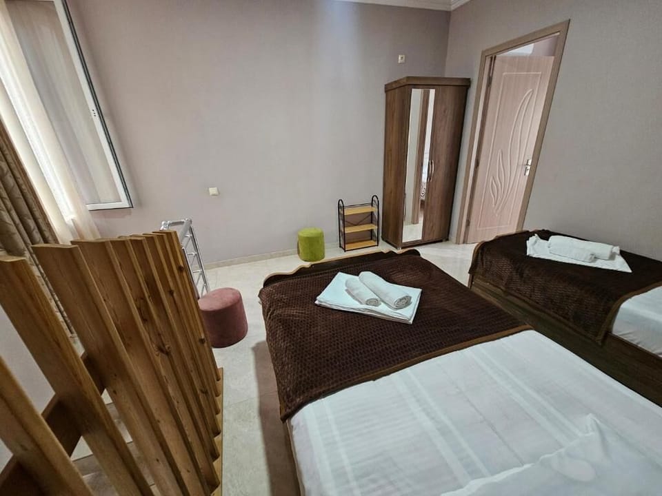 Family House | Iron/ironing board, WiFi (free)