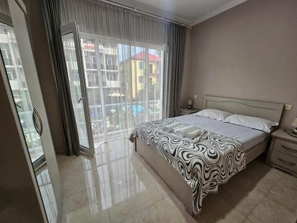 Family House | Iron/ironing board, WiFi (free)