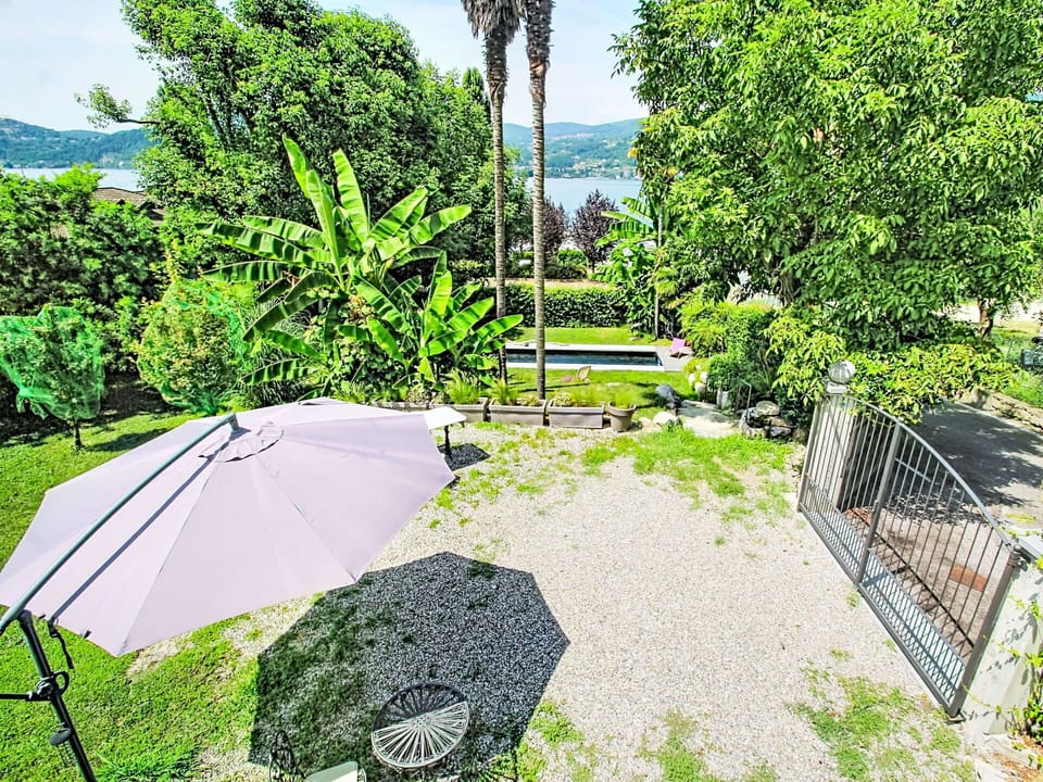 Shrub, Garden, Resort, Shade, Eco Hotel, Landscaping, Lawn, Yard