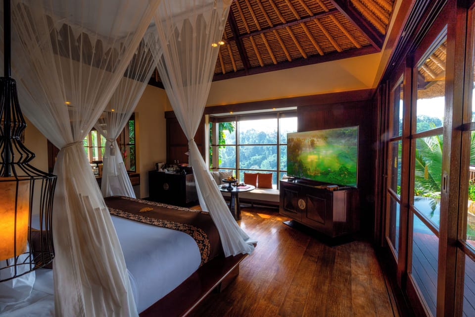 Signature Pool Villa | Premium bedding, minibar, in-room safe, desk