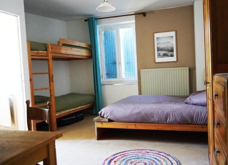 Family Room, Mountain View | WiFi (free)