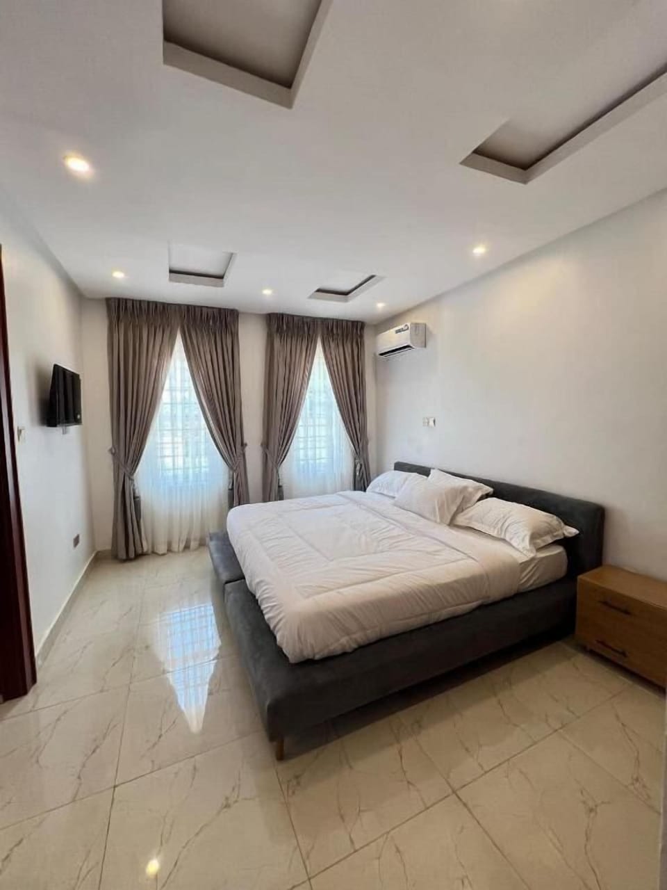 Apartment, Balcony, City View | In-room safe, soundproofing, WiFi (free)