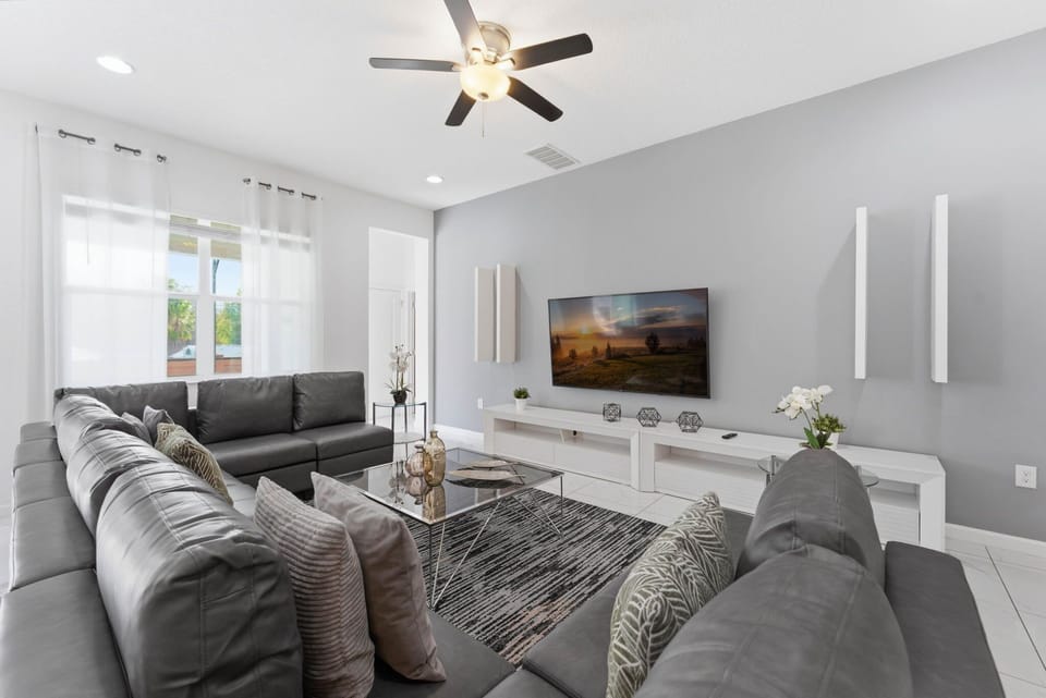 Communal lounge / TV room,Living Room