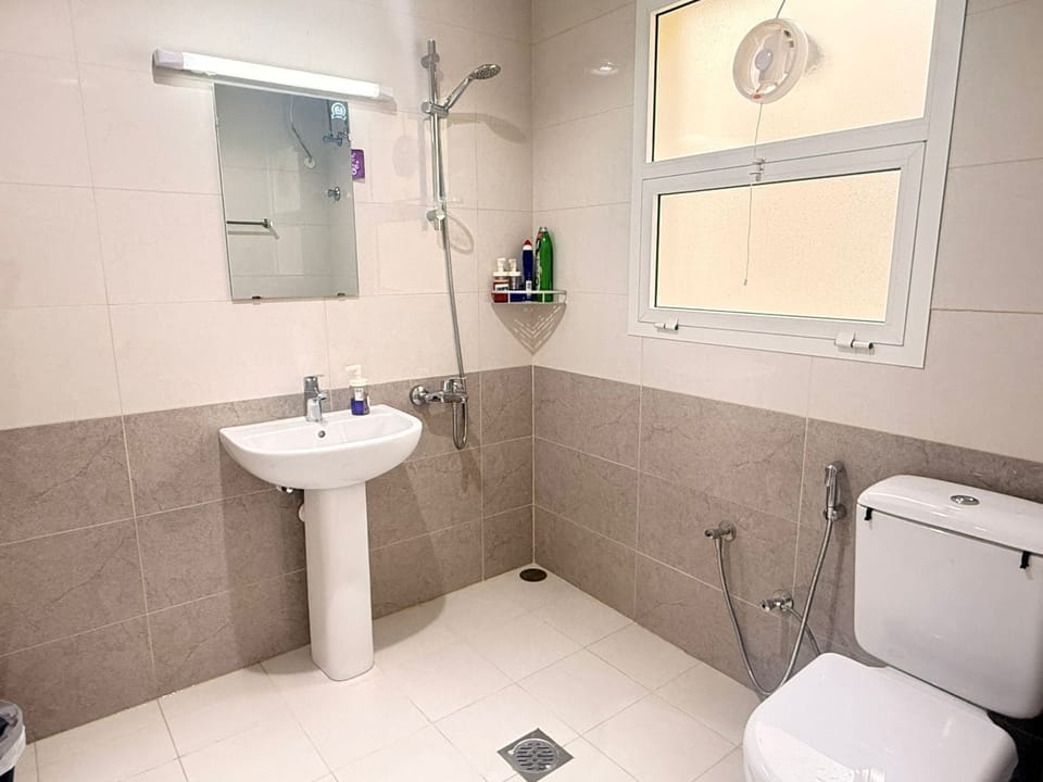 Double Room, City View | Bathroom