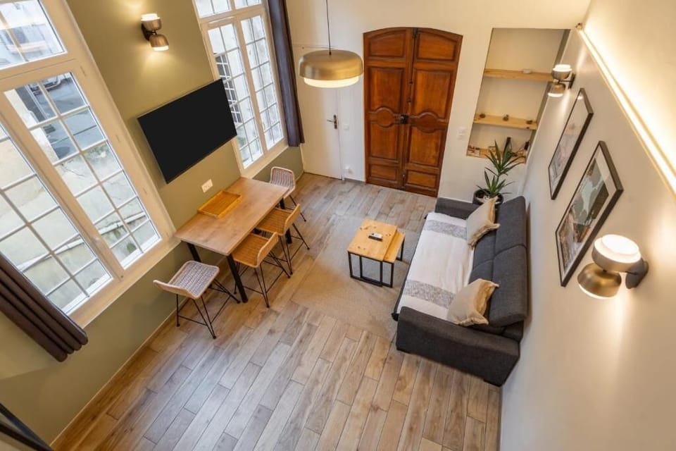 Apartment, City View | Living area