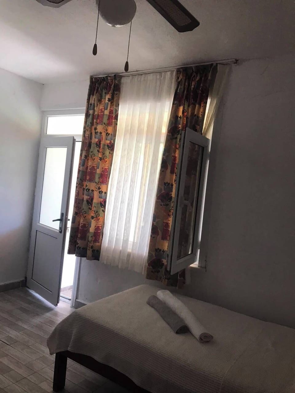 Twin Room, Beach View | Interior