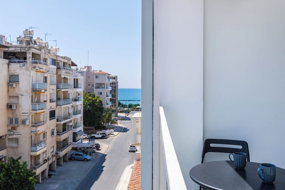 Apartment, Balcony, Beach View | Outdoor dining
