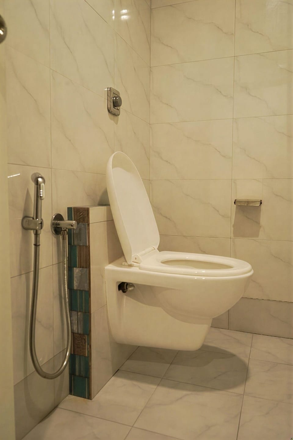 Shower, free toiletries, towels, soap