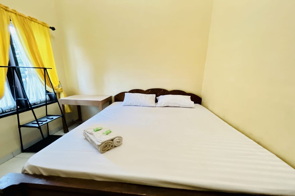 Standard Double Room | WiFi (free), bed sheets