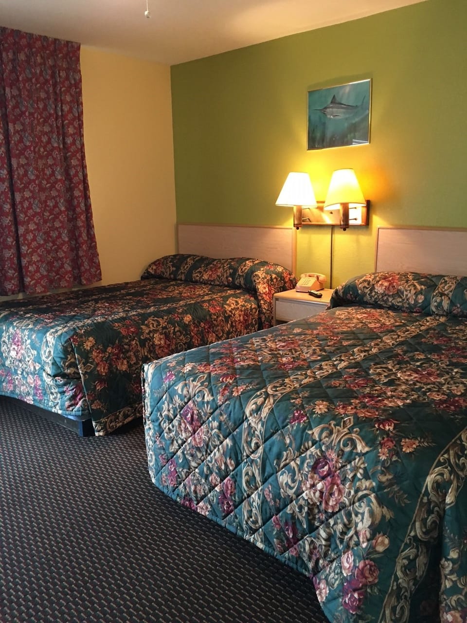 Desk, rollaway beds, free WiFi